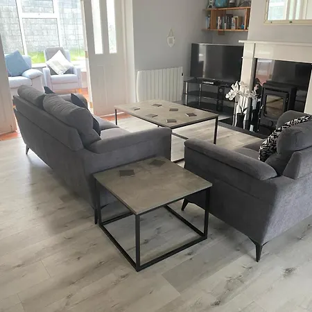 5 The Cloisters, Kilkee, Co Clare Lyre